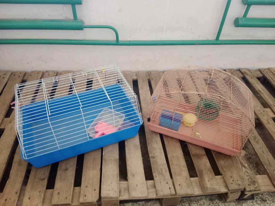 Продам  2 клетки