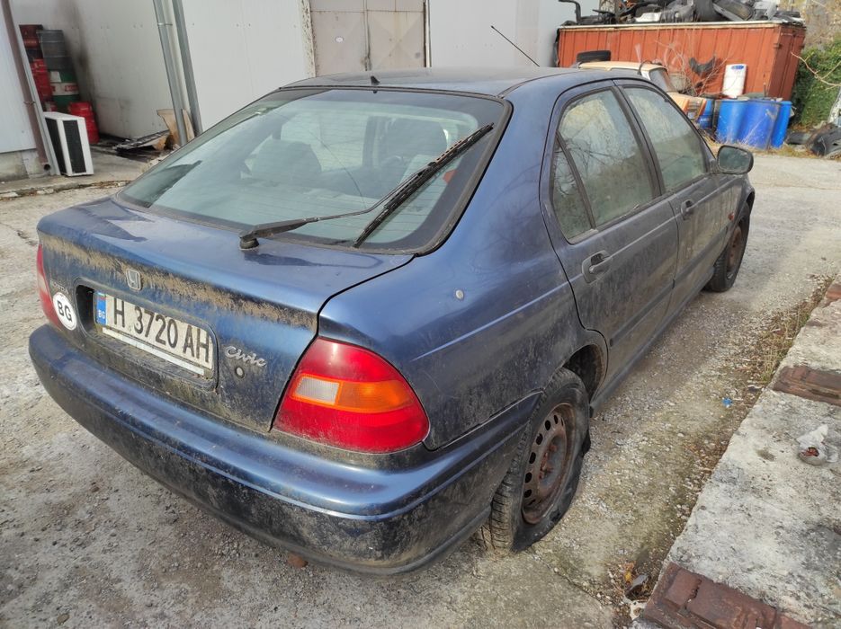 Продавам на части HONDA CIVIC 1.6 i