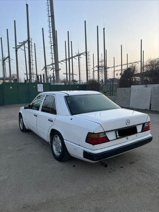 Продам машину мерседес w124