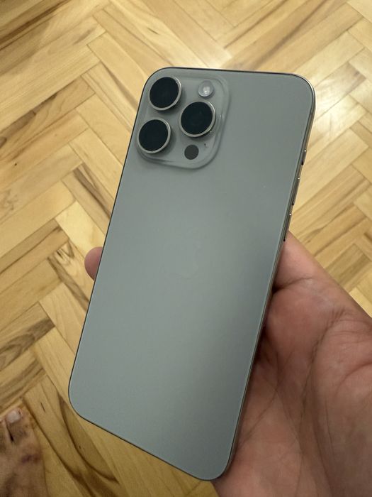 iPhone 15 Pro 256Gb серый б/у