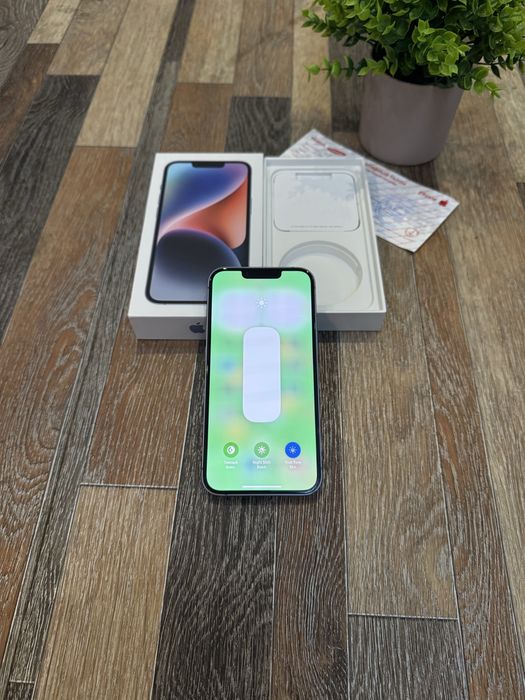 Продам iPhone 14