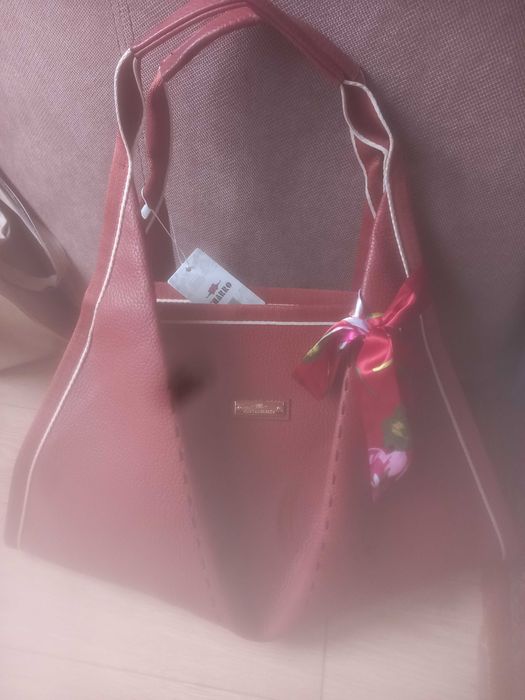 Намалена нова оригинална чанта Guess