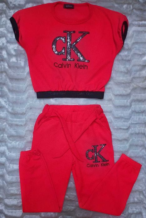 Trening/Compleu Fata 8 ani/128 cm CK Set Nou Bumbac 100%  Roșu/Strasuri Top Crop