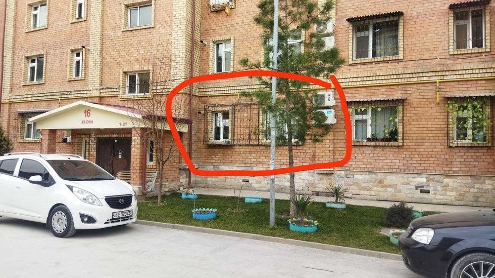 Сергели тумани (Янгихает) 1 этаж 3 хонали  кв сотилади.