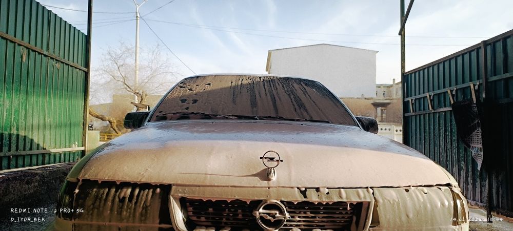 Opel vectra 1994 yil 1.8 divigatel yoqilgʻi gaz benzin 100 tali metan