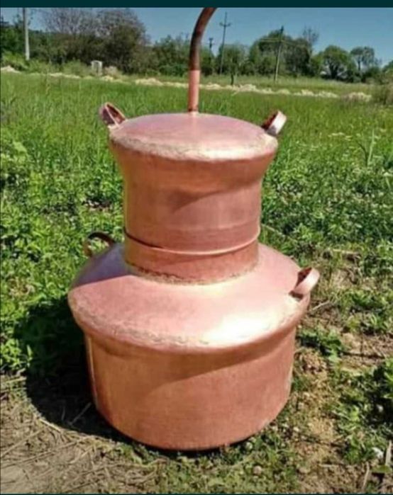 Vând un cazan de țuică din cupru alimentar are 90 de litri cu fundu de