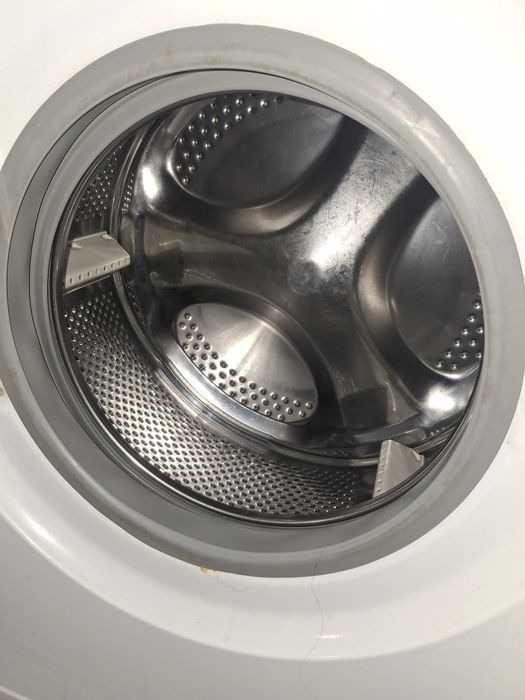 Продам стиральную машину Indesit