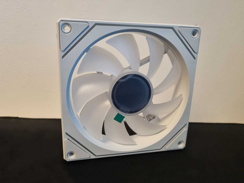Ventilatoare PC ARGB 120mm PWM 1600rpm Hydro-bearing negre/albe