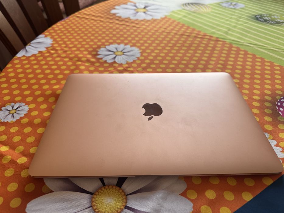 Macbook Air модел А2179