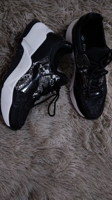 Adidași noi  import 36