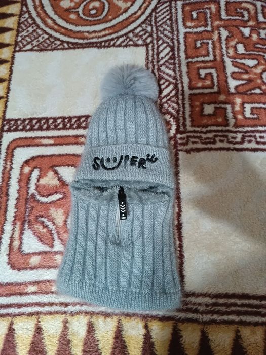 Продам шапку для девочки  на 9-11 лет