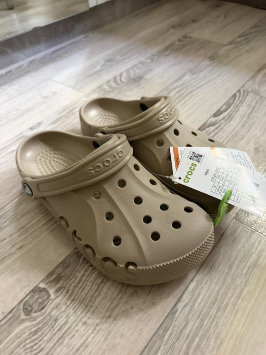 Crocs новые бежевые