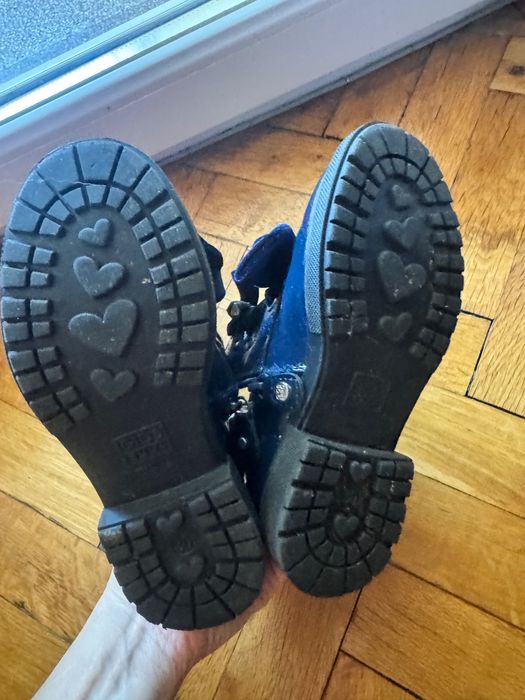 Лачени боти за момиче