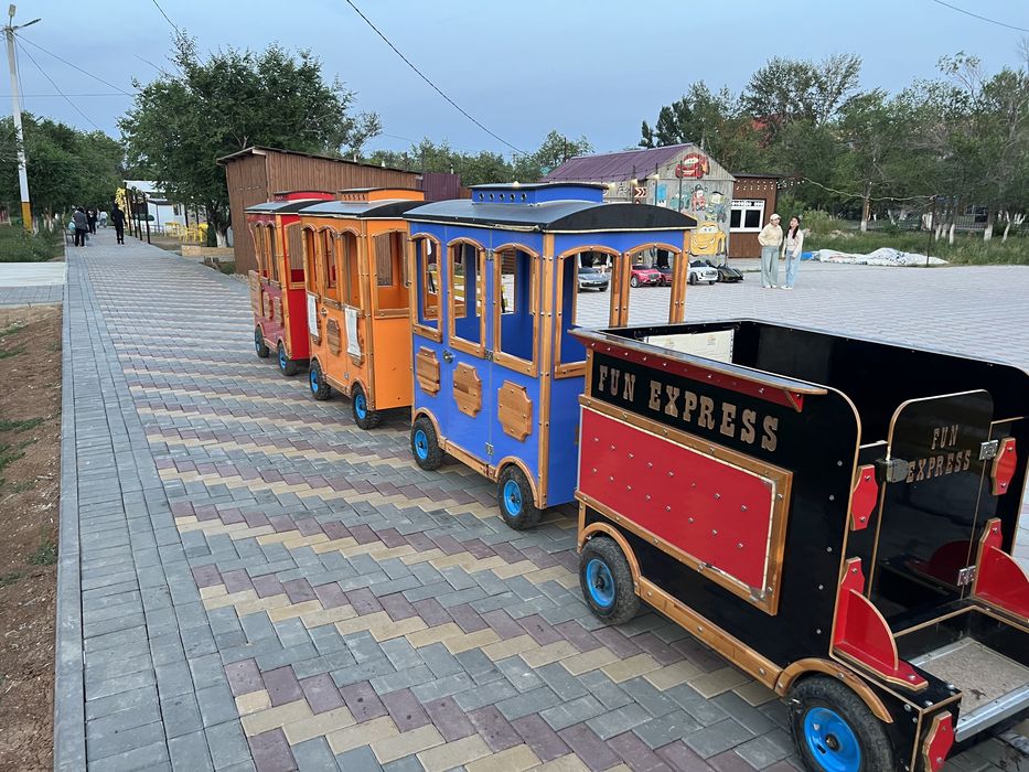 Детский аттракцион паровоз