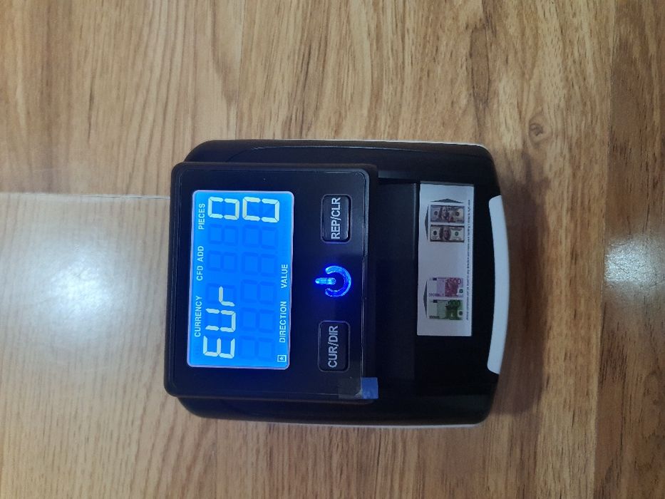 Детектор за проверка на пари евро  долар и паунд.