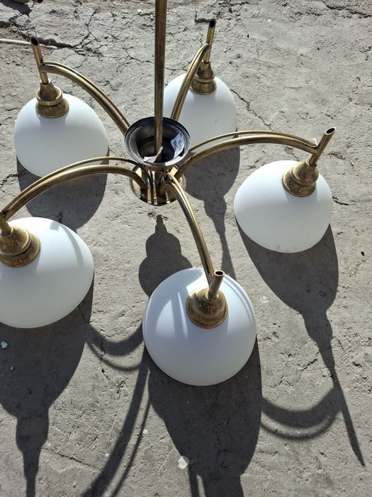 Продаётся пятирожковая люстра