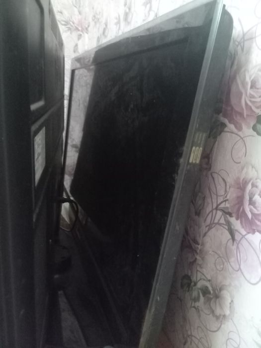 Продам два телевизора на запчасти