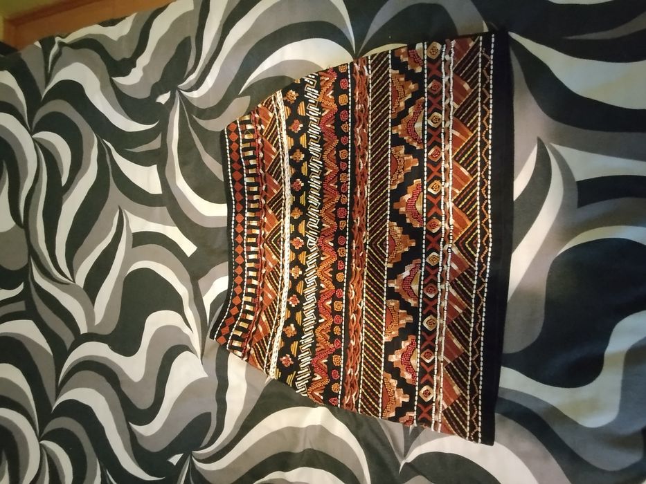 Fusta mini brodata H&M