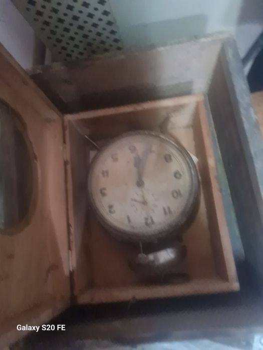 Часовник стар ме