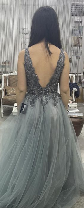 Бутикова бална рокля