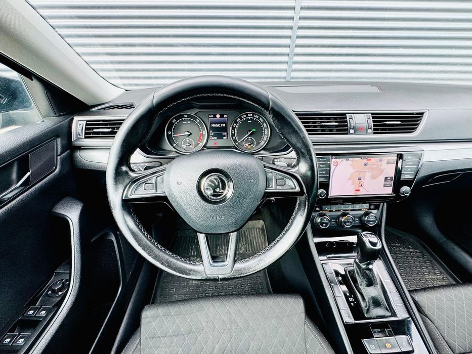 Skoda Superb 2.0 diesel 150 ps an 2016 DSG!