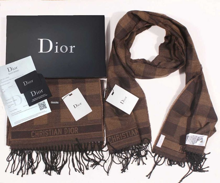 Луксозен подаръчен комплект шал markovi shalove маркови шалове lux