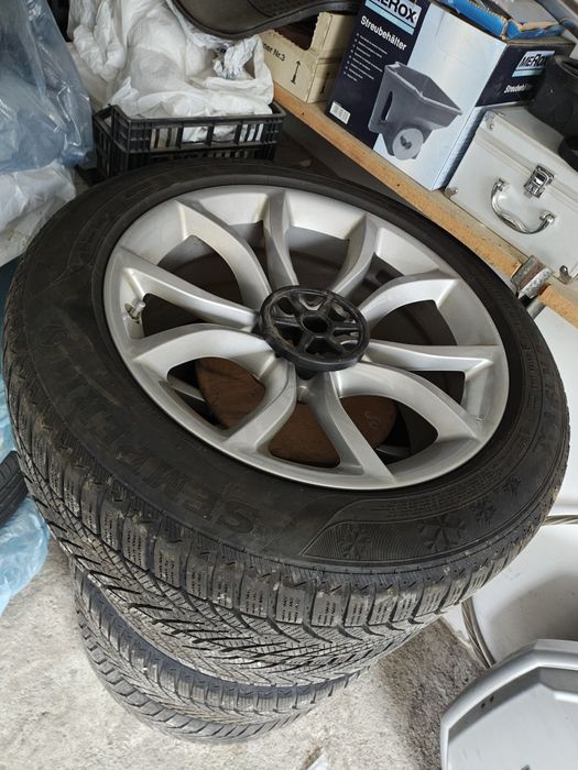 Vând roți /  jante oem BMW pe 19 cu anvelope iarna Semperit la bucata