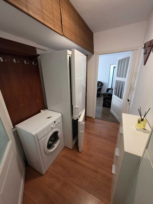 Inchiriez apartament cu 3 camere  Cetatii, parter inalt, 60 MP