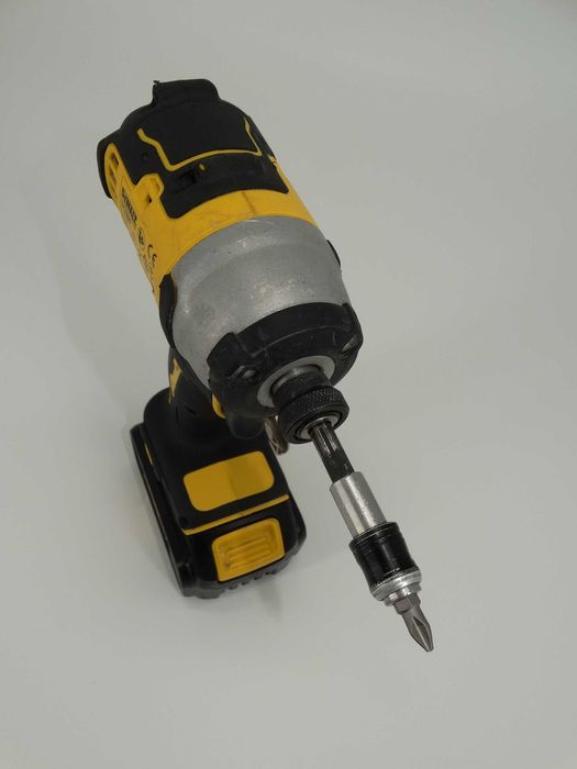 Dewalt DCF 809 + 4.0 Ah + Подарък - Импакт драйвер 190 НМ гр. Варна м-т ...