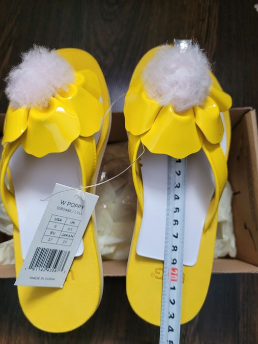 Slapi UGG noi, marime 37