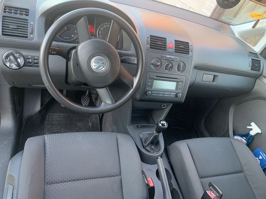 Vând Wolkswagen touran