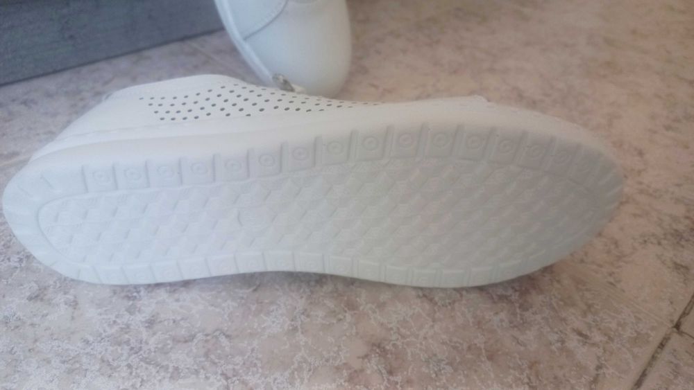 Обувки Xcess-нови