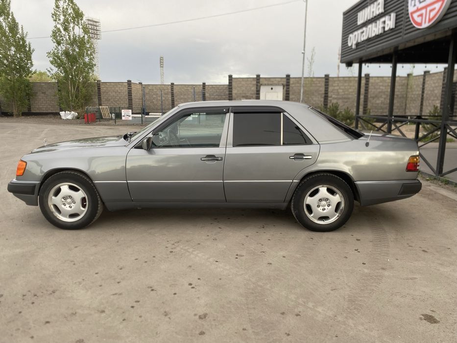Mercedes Benz W124