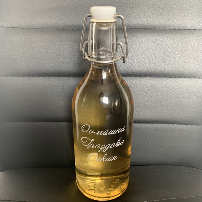 Комплект бутилка с чаши за ракия