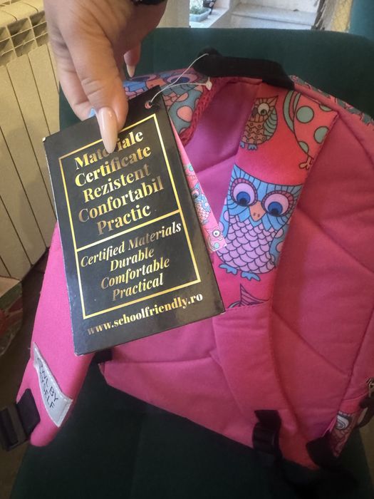 Ghiozdan pentru scoala roz