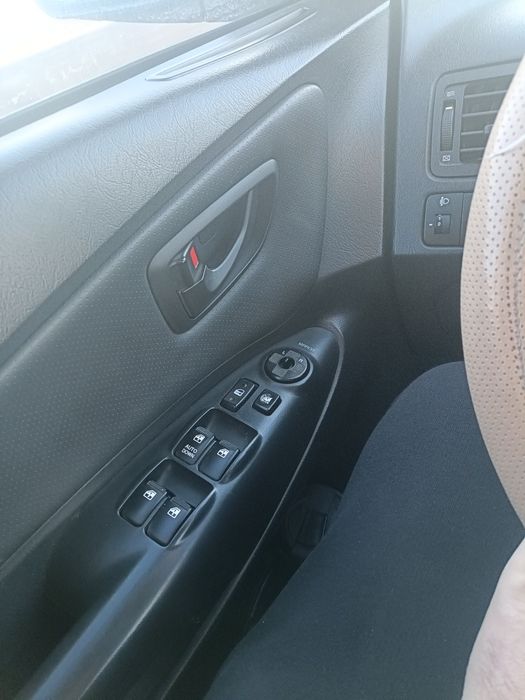 Hyundai Tucson an 2006