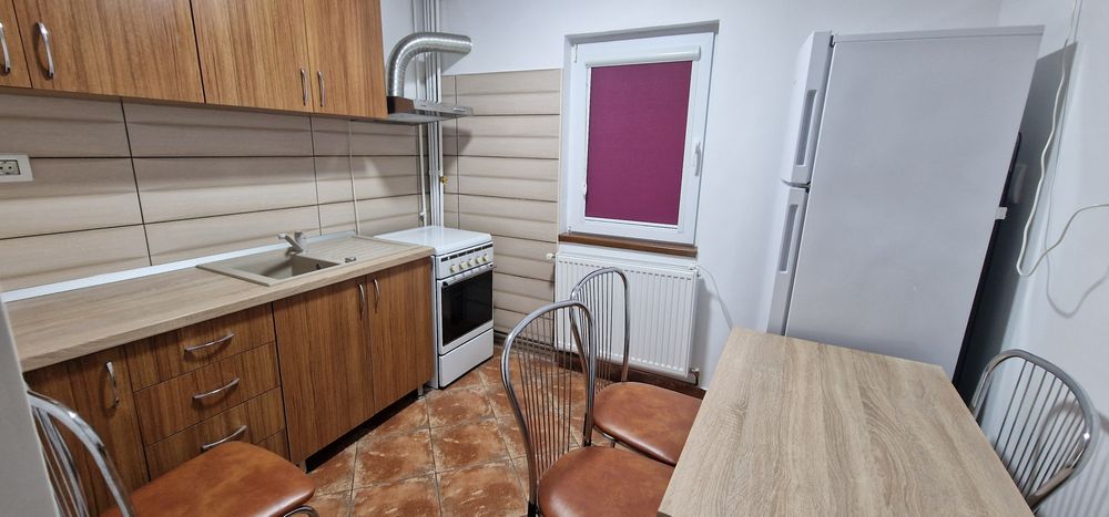 Inchiriez apartament 2 camere cu centrala pe gaz in zona Micalaca