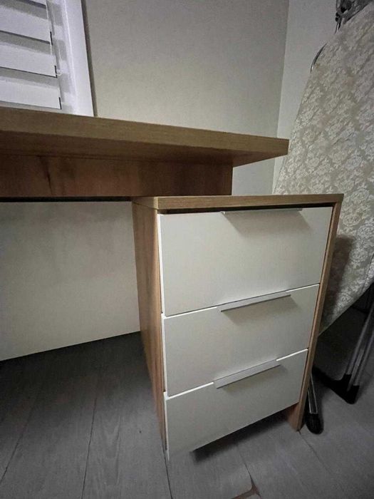 Письменный стол (дерево)