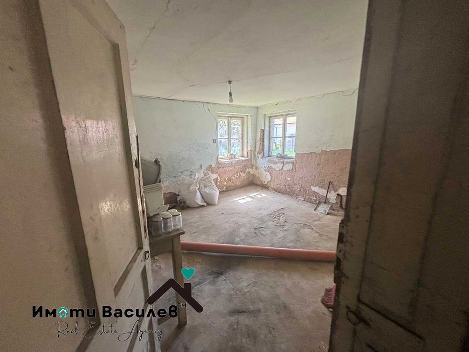 Продава КЪЩА област София, гр. Годеч