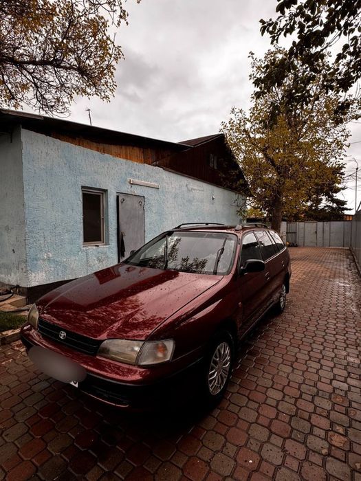 Тайота карина е универсал