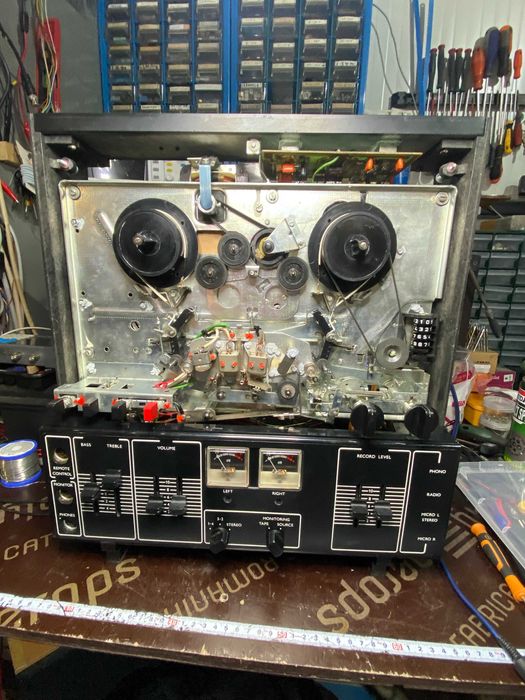 Magnetofon tesla B115