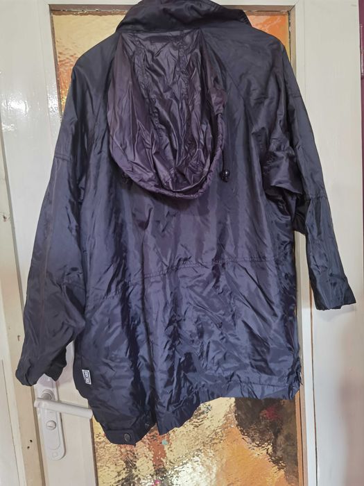 Спортна мъжка блуза и непромокаемо мъжко яке