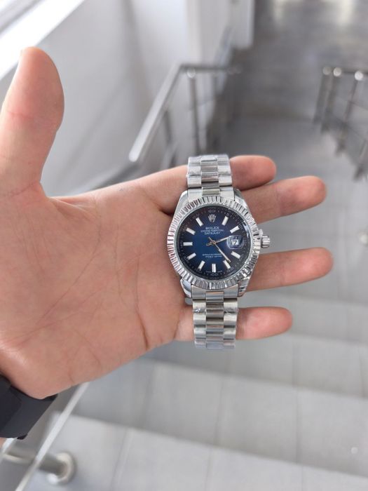 Продается мужские часы