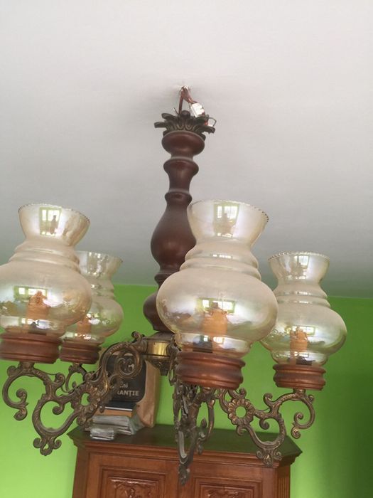 Candelabru vechi din bronz , lemn de stejar si sticla