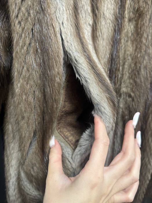 Haină elegantă din blana naturală de bisam