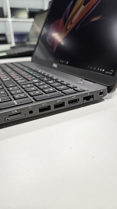 15.6" Ноутбук Dell Latitude 5500