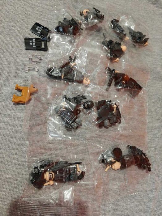 Set 10 figurine tip Lego SWATT Force cu accesorii