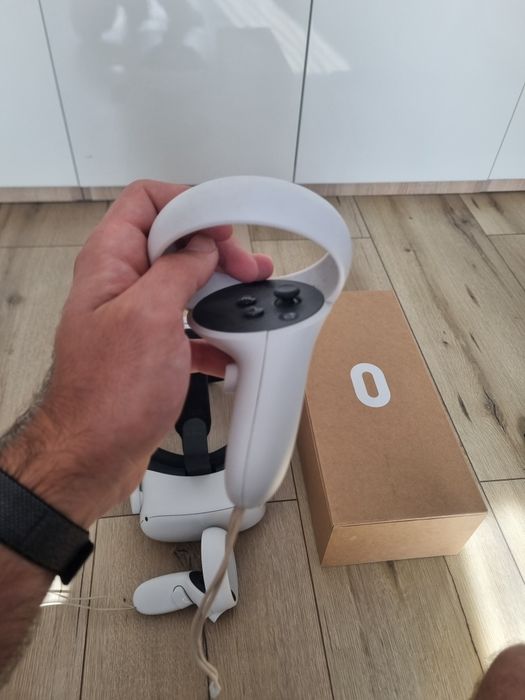 Oculus / Meta Quest 2 64GB + KIWI Elite Strap cu baterie + Face Cover