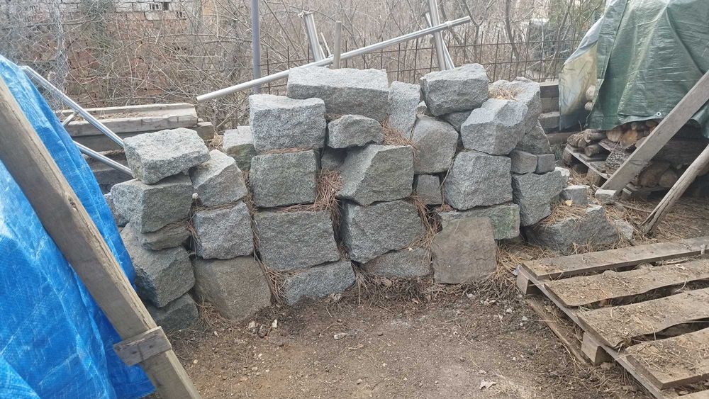 Дялан камък - дялан гранит 2,5 м/куб