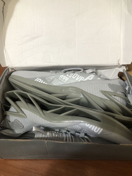 Кроссовки летнии